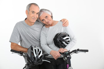 couple with bikes