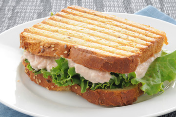 Grilled tuna sandwich