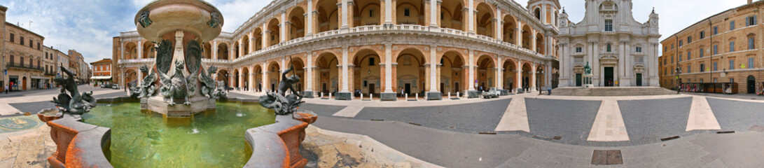 Loreto, Piazza della Basilica - obrazy, fototapety, plakaty