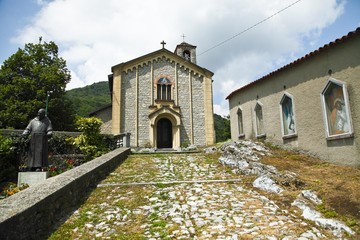 Naklejka premium Arcumeggia, il paese dipinto, Lago Maggiore