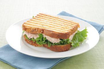 Tuna sandwich