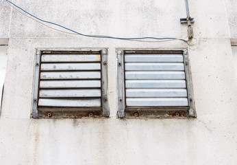 Metal ventilator