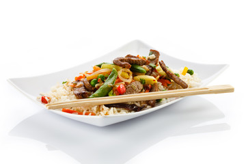 Roasted meat, white rice and vegetables 