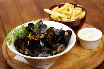 mussels with sauce