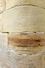 Schäden an Wand