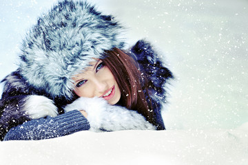 Beauty woman in the winter scenery