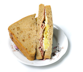 Dwie kanapki na talerzyku © narvf