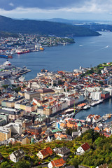 Fototapeta na wymiar Bergen widok na miasto ze wzgórza
