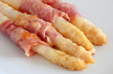 asparagus and ham with cheddar