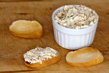 onion dip and baguette