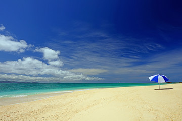 Fototapeta na wymiar Niebo i piękna plaża z Okinawy