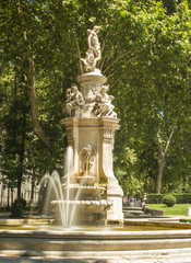 Fototapeta premium Paseo del Prado Statue