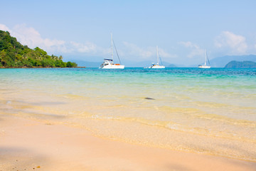 Obraz premium Beautiful tropical beach