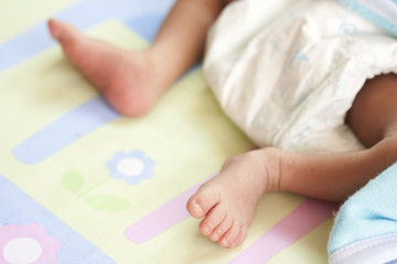 Obraz na płótnie Canvas New born baby wear diapers