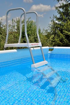 Scaletta per piscina fuoriterra