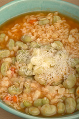 zuppa con fave verdi
