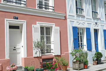 Maisons peintes en ville