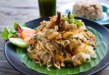 spicy mushroom  salad : vegetarian thai food