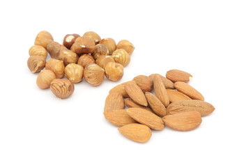 Unshelled almonds and hazelnuts - Mandorle e nocciole sgusciate