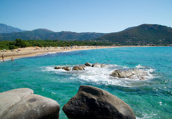 plage et vacanciers l'&eacute;t&eacute;