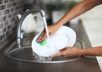 Cleaning dishware kitchen sink sponge washing dish - 43252104