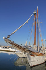 Fototapeta na wymiar Segelschiff im Hafen