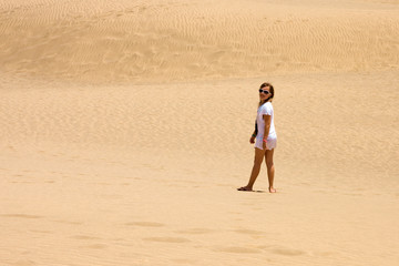 M&auml;dchen in den D&uuml;nen