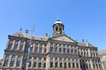 Fototapeta na wymiar Pałac Królewski w Amsterdamie, Holandia