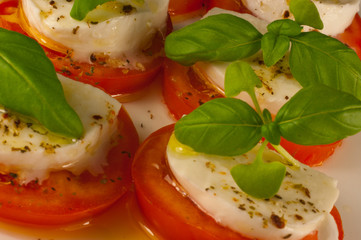 Tomate, Mozzarella,Basilikum