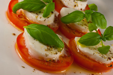 Tomate, Mozzarella,Basilikum