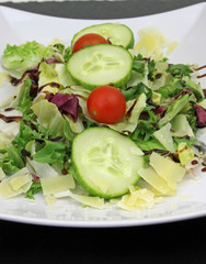 bunter Salat geschnitten