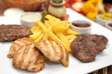 Yemek ,yiyecek tabakları,et