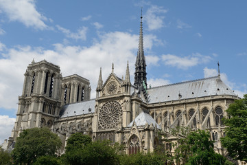 Fototapeta na wymiar Notre-Dame de Paris 3