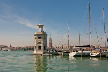 Fototapeta na wymiar Venice Lighthouse
