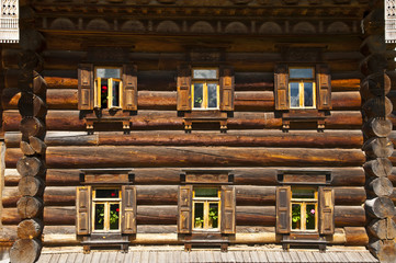 Фрагмент деревянного дома в Русской деревне