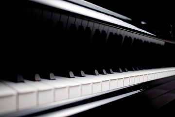 Naklejka premium klasyczny fortepian z bliska