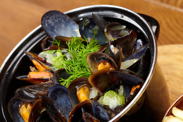 mussels with sauce