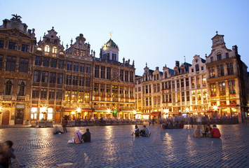 Brussel - Het centrale plein en het stadhuis in de avond