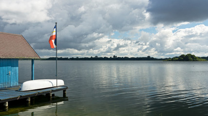 Bootshaus am Schaalsee mit Insel