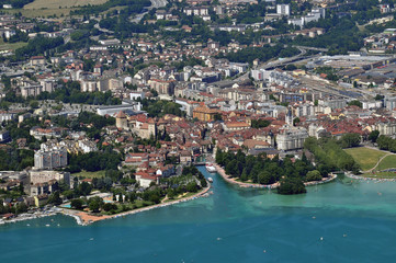 Vue aérienne d'Annecy