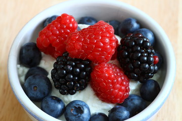 Yoghurt with berries