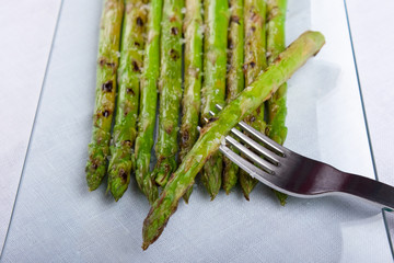 asparagus with Maldon salt