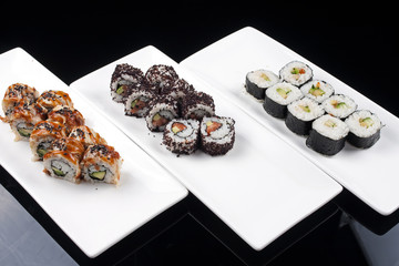 japanese sushi roll mixed set