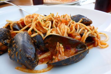 Miesmuscheln mit Spaghetti 