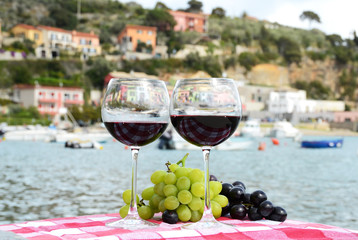 Pair of wineglasses and grapes