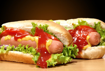 Apetitosos perritos calientes.