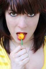 Der gelbe Lolli