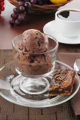 Chocolate ice cream and a fudge brownie