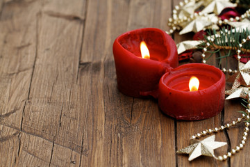 Weihnachtsdekoration auf Holz