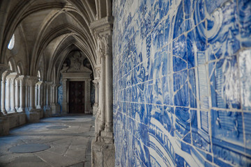 Se Cathedral Cloister gallery in Oporto, Portugal
